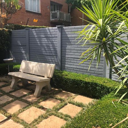 Acacia Westdene B&B Bloemfontein Exteriör bild