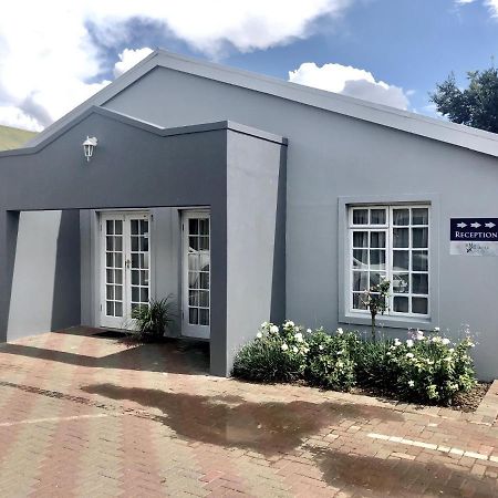 Acacia Westdene B&B Bloemfontein Exteriör bild