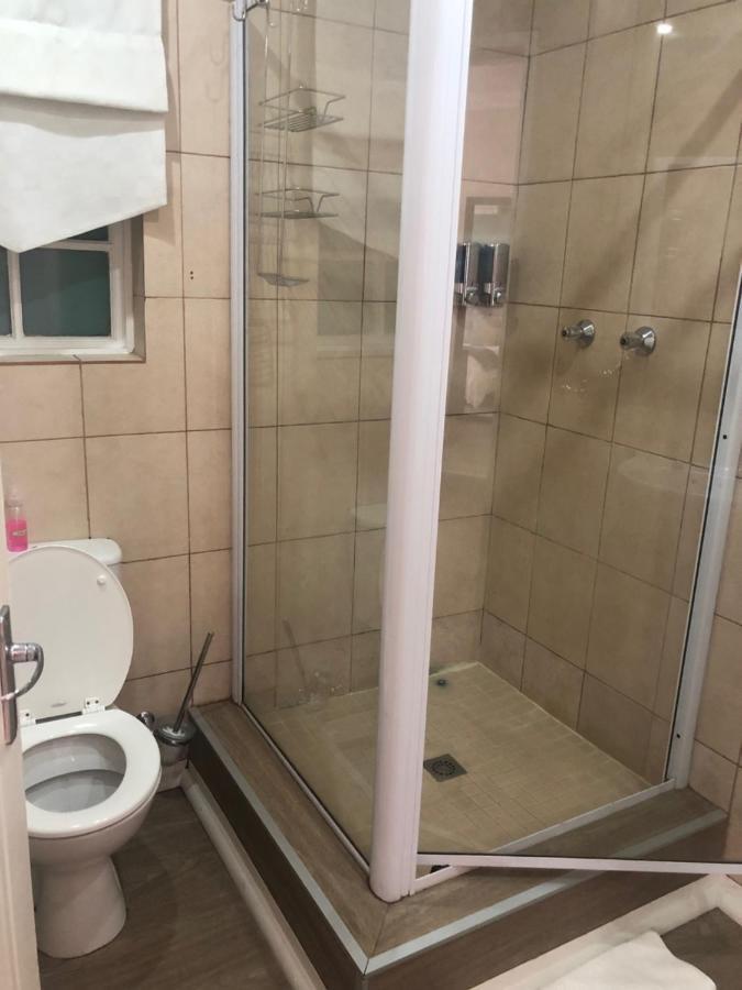 Acacia Westdene B&B Bloemfontein Exteriör bild