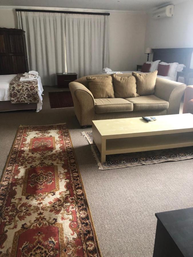 Acacia Westdene B&B Bloemfontein Exteriör bild