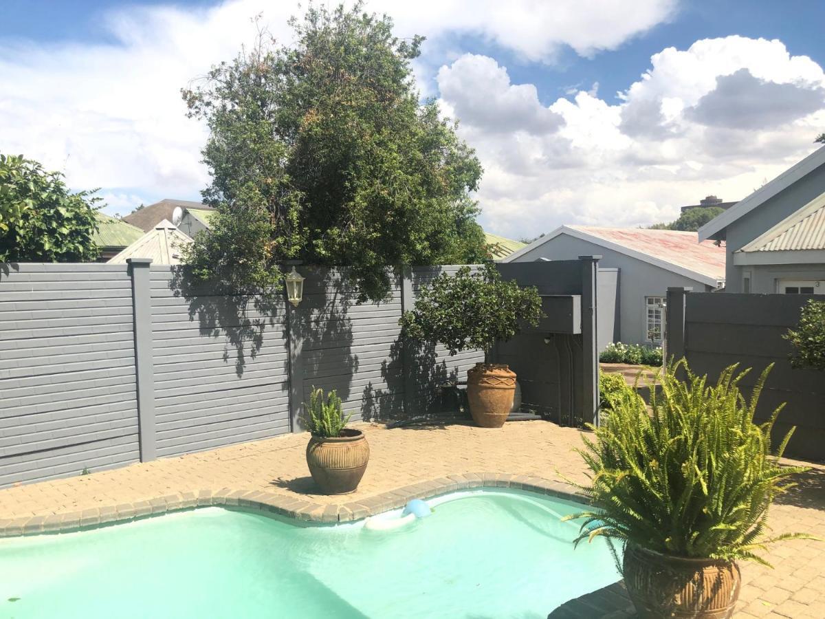 Acacia Westdene B&B Bloemfontein Exteriör bild