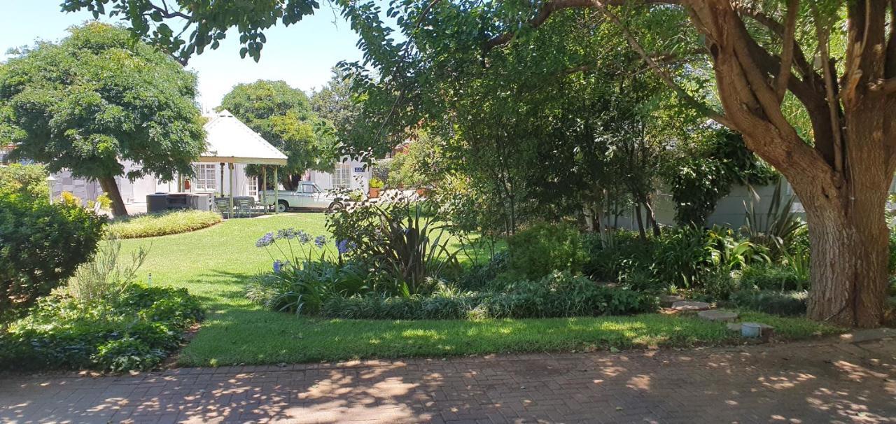 Acacia Westdene B&B Bloemfontein Exteriör bild