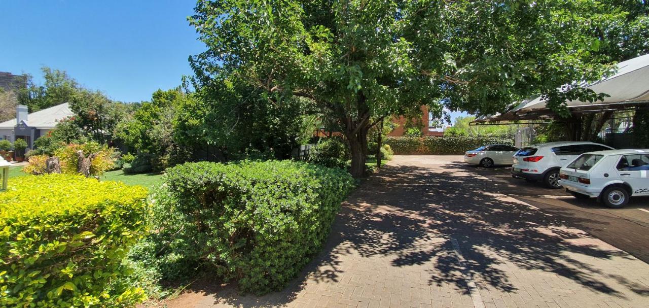 Acacia Westdene B&B Bloemfontein Exteriör bild