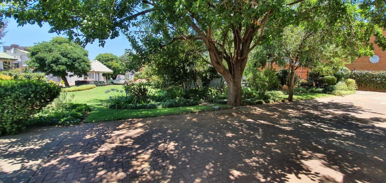Acacia Westdene B&B Bloemfontein Exteriör bild