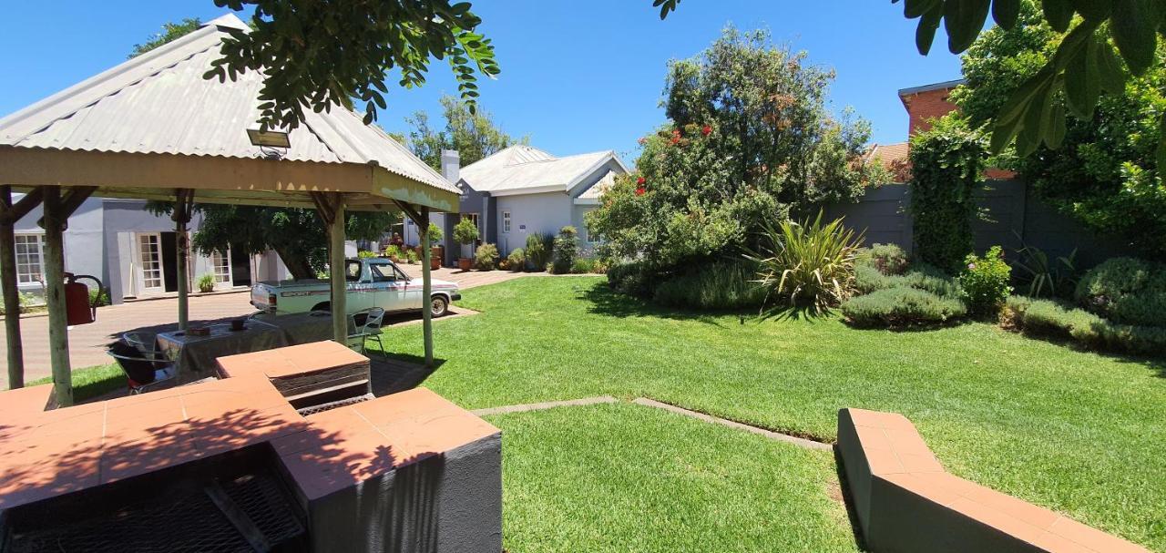 Acacia Westdene B&B Bloemfontein Exteriör bild