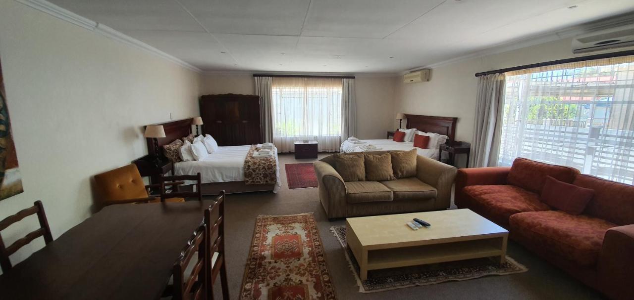 Acacia Westdene B&B Bloemfontein Exteriör bild