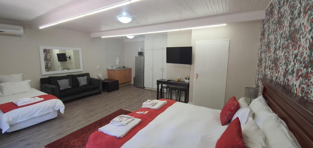 Acacia Westdene B&B Bloemfontein Exteriör bild