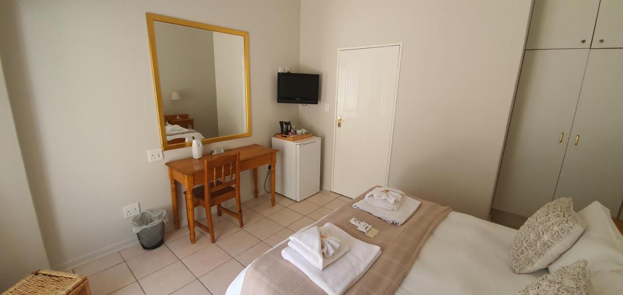 Acacia Westdene B&B Bloemfontein Exteriör bild