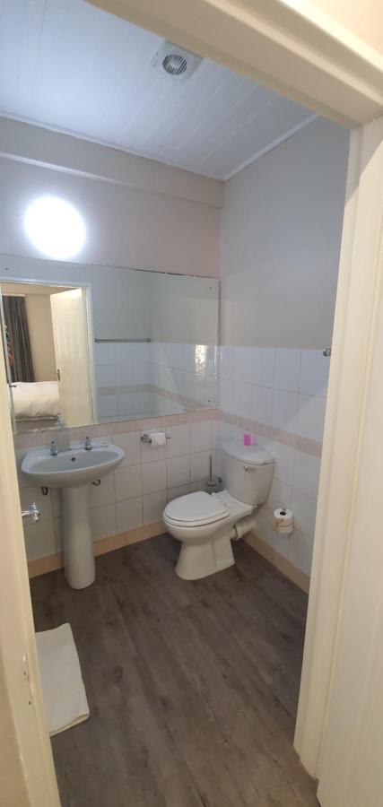Acacia Westdene B&B Bloemfontein Exteriör bild