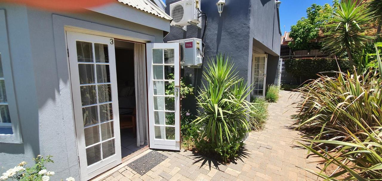 Acacia Westdene B&B Bloemfontein Exteriör bild